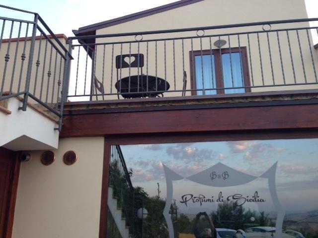 B&B Profumi Di Sicilia San Cataldo  Bagian luar foto